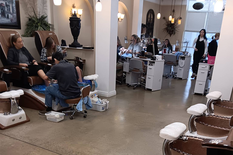 Moon Nails & Spa 